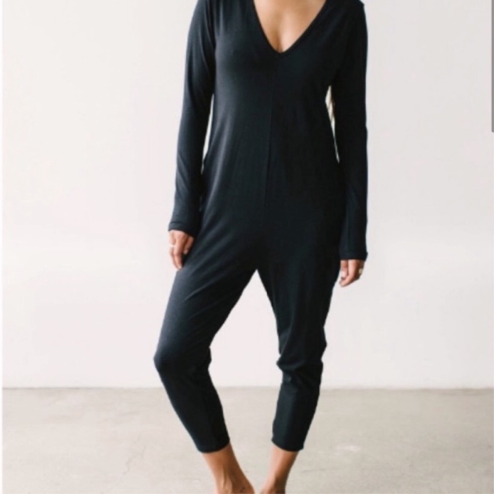 Size XXS Smash and Tess Friday Romper One Piece Long Sleeve V Neck Black